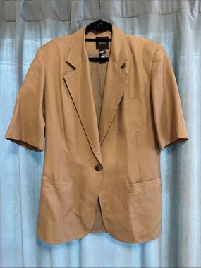 Smythe Short-Sleeve Over Sized Blazer in Khaki- size Small